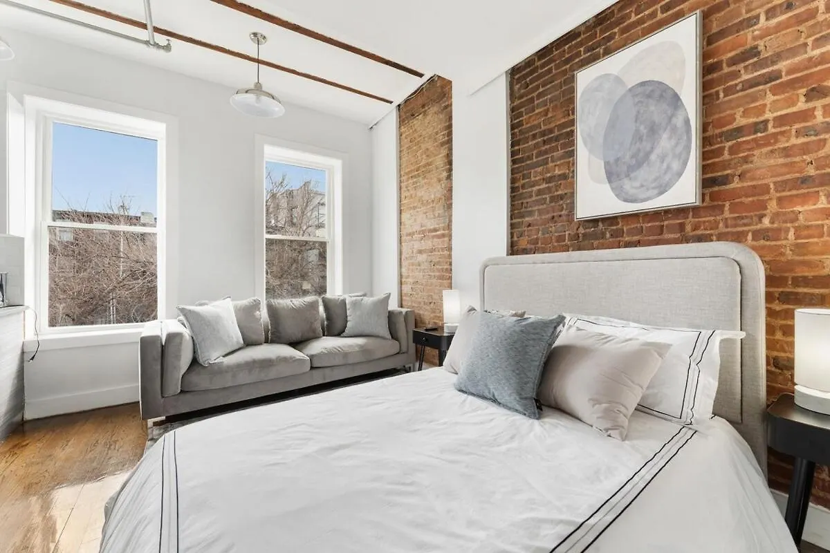 kontakty Chic Studio In The Heart Of Brooklyn